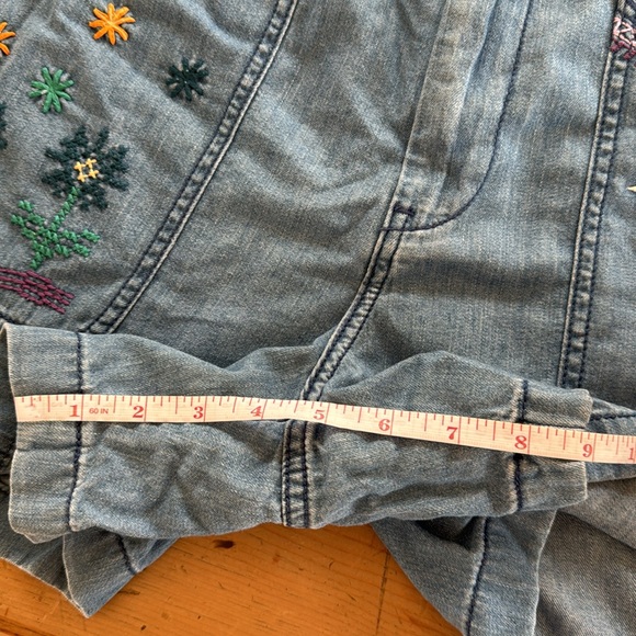 Johnny Was Lyonne Pull On Short Medium 30” EUC embroidered Jean shorts - Picture 11 of 13